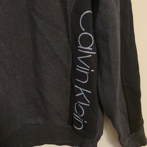 Calvin Klein pullover - Picture 2 of 9
